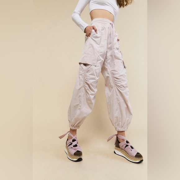 FREE PEOPLE Parachute Wide Leg Balloon
Harem Slouchy Pants light pink / lilac XS - Picture 1 of 9